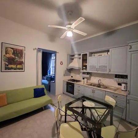 Taste Of With Terrace Неаполь